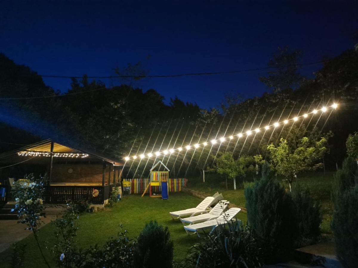 Casa Noastra Hotel Orsova Luaran gambar