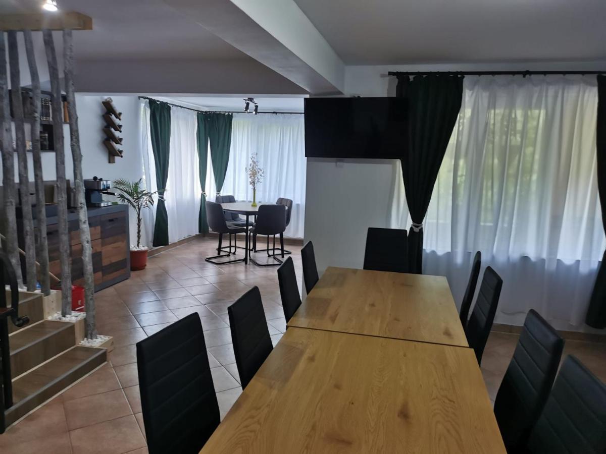 Casa Noastra Hotel Orsova Luaran gambar